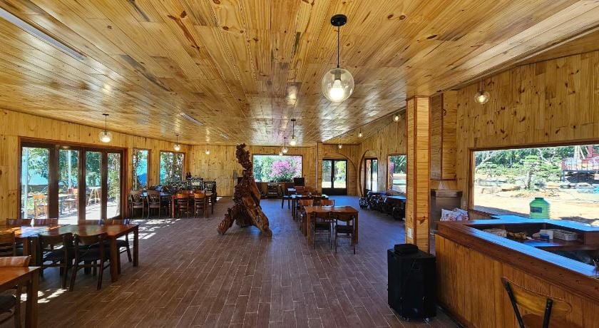 Mai Anh Đào Homestay Chalet in Dalat