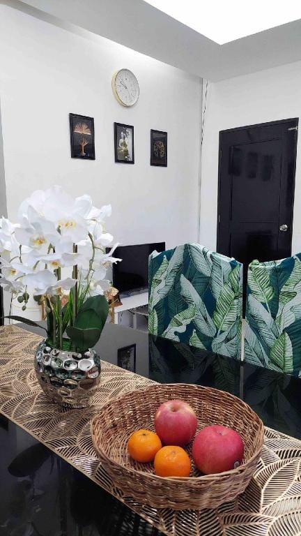 Mid-end Transient House 2B Wifi Aircon & BBQ Grill Villa in Davao City