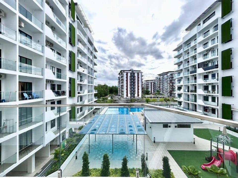 Jeff & Ricky Homestay 81@P Residence(Huge corner) Vacation rental in Kuching