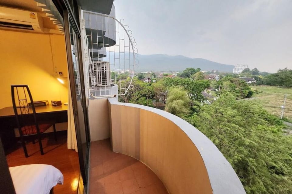 Great Location near Nimman, MAYA, CMU area Apartment in Chiang Mai