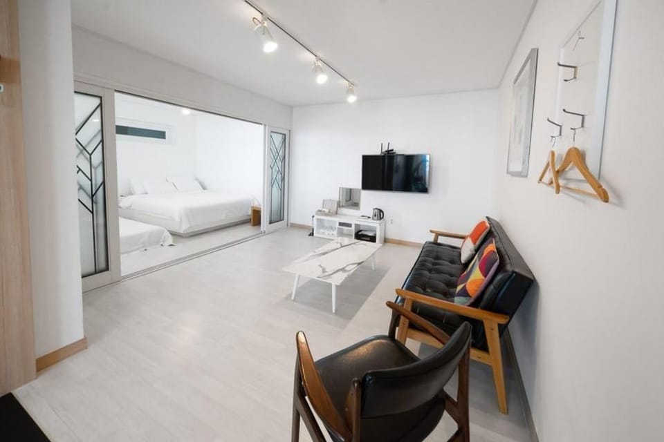 Gyeongju Dang-geun Ryokan Pool Villa Bed and Breakfast in South Korea
