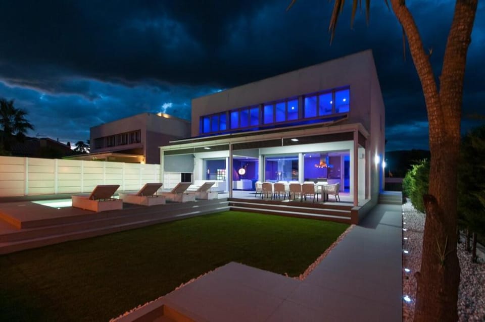 Villa Exclusive Piscine Privée à 30km de Barcelone Villa in Maresme