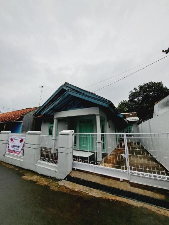 Homestay-syariah di Batang Jawa Tengah*free hijab Vacation rental in Indonesia