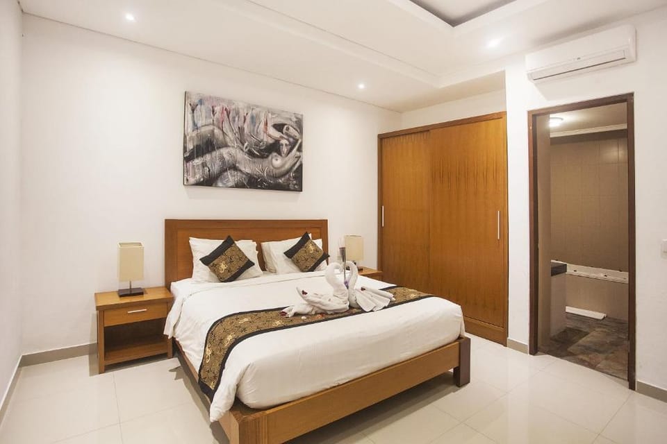 Comfortable 4BDR Private Poll Villa Seminyak Vacation rental in North Kuta