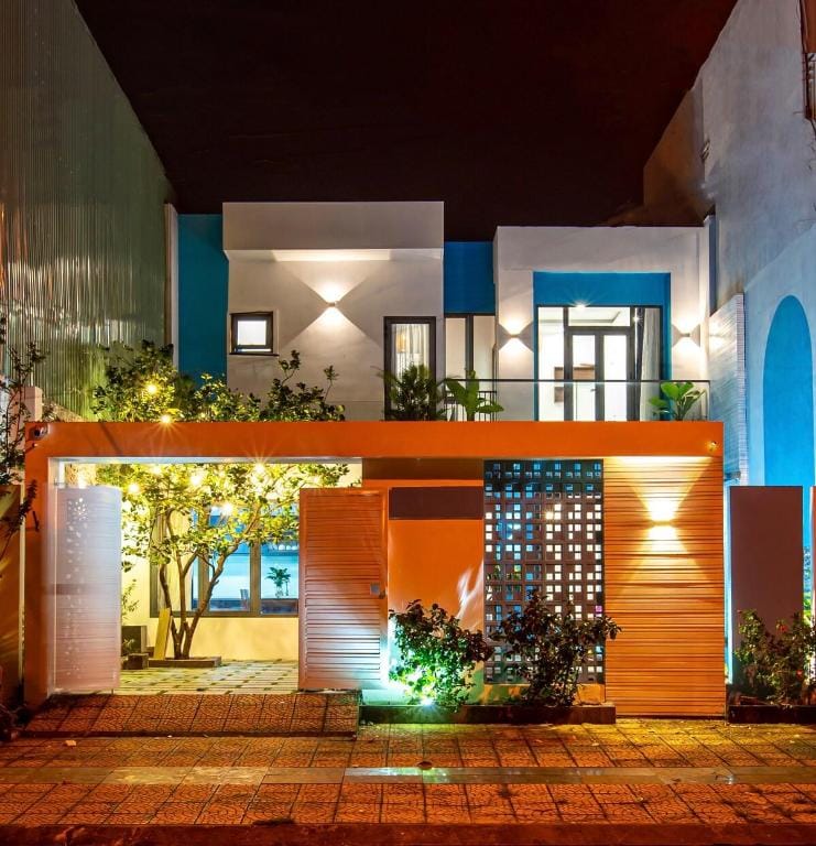 Retreat villa 4 bedrooms near the beach & mountain Vacation rental in Da Nang