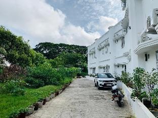 Ascot Hotel Apartment in Kochi