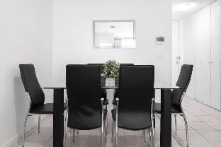 A Cozy Apt for 6 Right Next to Darling Harbour Vacation rental in Sydney