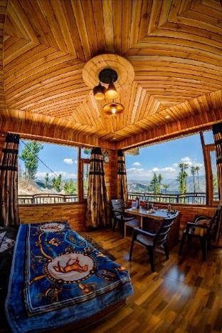 One bedroom Apple farm stay -Balcony Mountain view Vacation rental in Himachal Pradesh