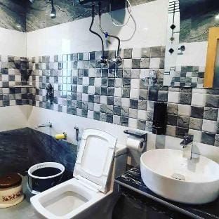 One bedroom Apple farm stay -Balcony Mountain view Vacation rental in Himachal Pradesh