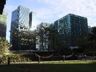 Uptown ParkSuites Tower 2 - PH Staycation Apartment in Makati