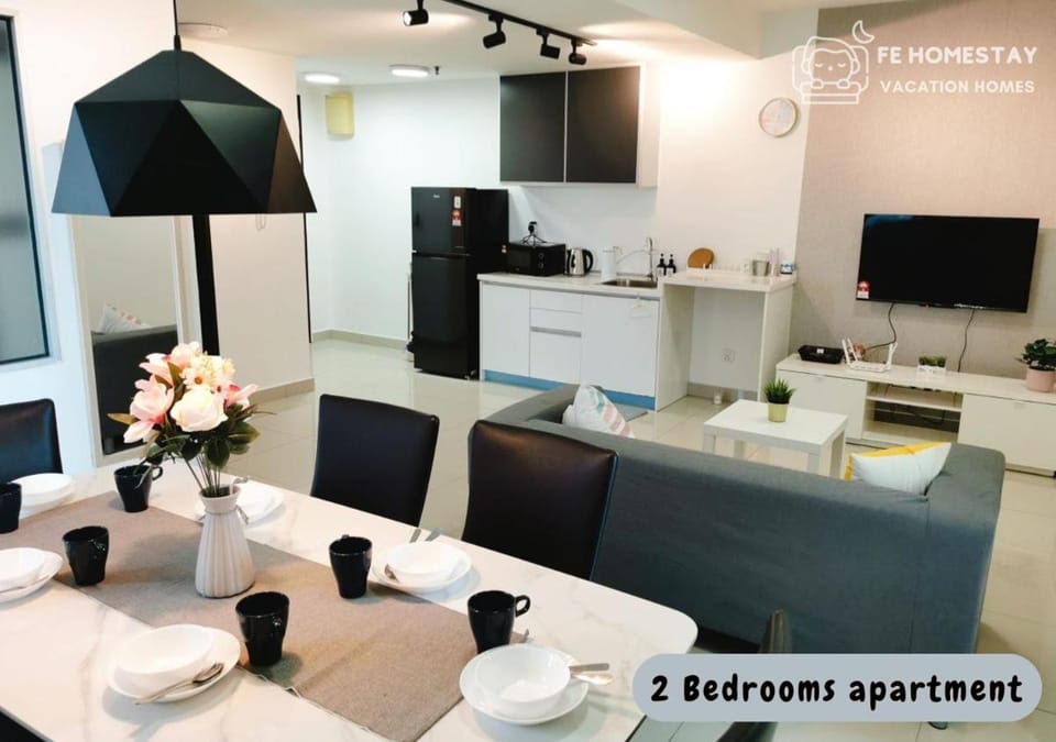 Netflix WiFi Cozy Homestay Trefoil Setia Alam Shah Alam Apartment in Selangor, Malaysia