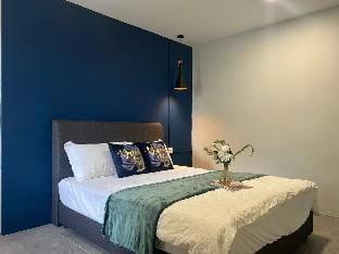 Cozy 4BR Kuching Homestay@ Taman Timberland-15pax  Vacation rental in Kuching