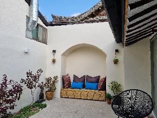 Jeonju Hanokmaeul Nest175 Jaczzi Dokchae Pension Bed and Breakfast in South Korea
