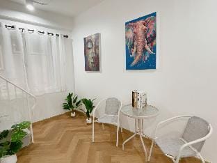Great relaxing on private floor, near Grand Palace Apartment in Bangkok