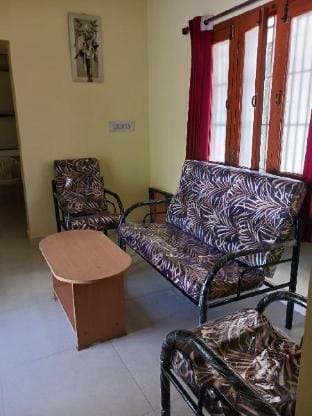 Home stay for family
Aishwarya Nivas Vacation rental in Tamil Nadu