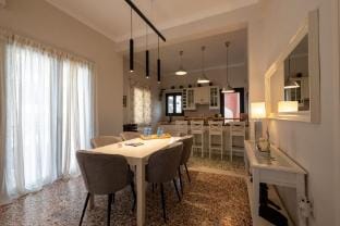Angelinas Quarters - Kalamata Mediterranean Villas Apartment in Messenia