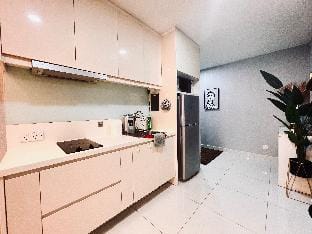 Mont Kiara Hartamas 5-STAR Elegant Suite (2-4pax) Apartment in Petaling Jaya