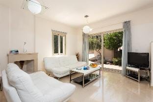 Villa Panorama Tria in Drouseia Apartment in Paphos District