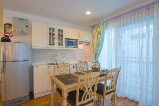 Private & Luxury stay with flexible prices! DM me! Apartment in Nong Kae