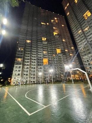 Resort style condo in the City! 2BR Infina Towers Vacation rental in Quezon City