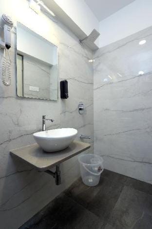 High-End 3 BHK for Executives – Borivali Mumbai Apartment in Mumbai