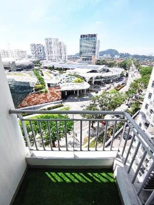 TuR10-Pisa Stadium-1minFoodCourt-5minit Airport Vacation rental in Bayan Lepas