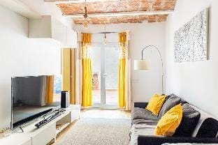 Sweet Room Barcelona Apartment in L'Hospitalet de Llobregat