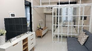 Feels Like Home C1-7Q 81 Newport Boulevard near T3 Apartment in Pasay
