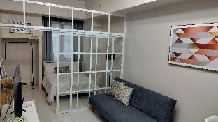 Feels Like Home C1-7Q 81 Newport Boulevard near T3 Apartment in Pasay