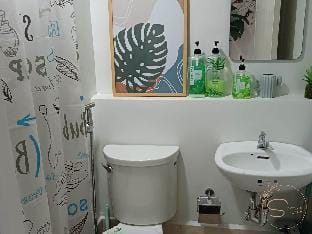 Summer 10th Earthy Deluxe Apartment in Tagaytay