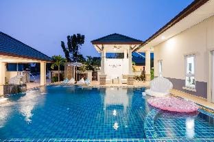 Beverly Hills Pool Villa Vacation rental in Pattaya City