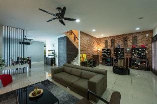 CloClo Villa - Truly Cuti-Cuti Melaka (24pax) Villa in Malacca