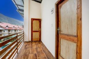 Hotel O Aleo Near Mall Road Formerly Aman Cottage Vacation rental in Manali