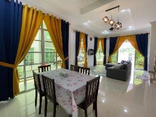 homestay kubang ikan chendering 5minit ke pantai Vacation rental in Terengganu, Malaysia