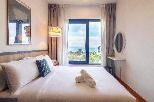 Oxford Gorgeous Sea-View 3BR Condo by ALV Apartment in George Town