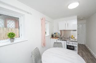 City Centre Self-Contained Studio Apartments Apartment in Southampton