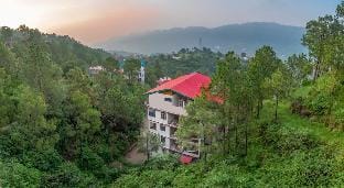 1BHK SVC APARTMENT IN KASAULI with Music SYSTEM Vacation rental in Himachal Pradesh