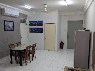 D'zayn platino serviced apartment 3R2B Netflix JB Apartment in Johor Bahru