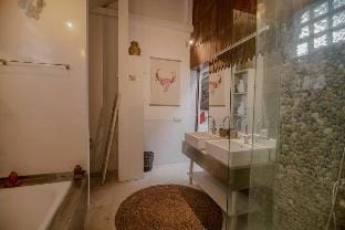 Spacious 4BR Private Pool Villa #Z26 Villa in Kuta