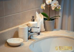 Charming Condo With Balcony Overlooking The Marina Apartment in Dubai