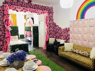 Party Houses for Hens-Stags & Groups Apartment in Hove