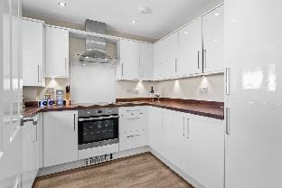 The Hygge - Modern Cottage, Central Location Campground/ 
RV Resort in Saundersfoot