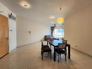 Crest Residence 3BR Apartment Klcc Netflix Vacation rental in Federal Territory of Kuala Lumpur