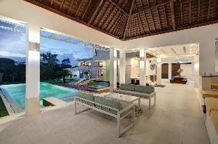 The Origin 5 BR Private Pool Villa #PS10 Villa in North Kuta