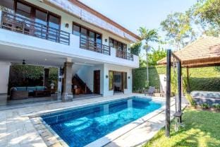 Mansoa alliacea 3BR Private Pool Villa SU42 Villa in North Kuta