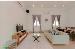 Skudai Bungalow 10Pax · KTV/Mahjong/MiniPlayground Vacation rental in Johor Bahru