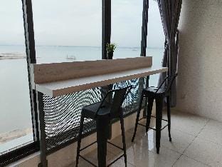 Sunrise Gurney @ Seaview By IZ Apartment in George Town