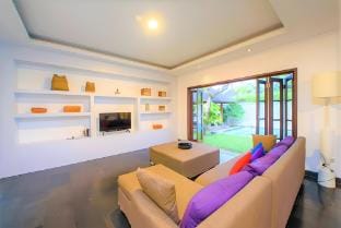Sunny 2 BR Private Pool Villas #PS15 Villa in North Kuta