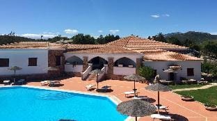 Chic Villa Antonina One Bedroom sleeps 4 Apartment in Sardinia