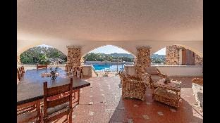 Chic Villa Antonina 2 Bedroom Apartment sleeps 6 Apartment in Sardinia